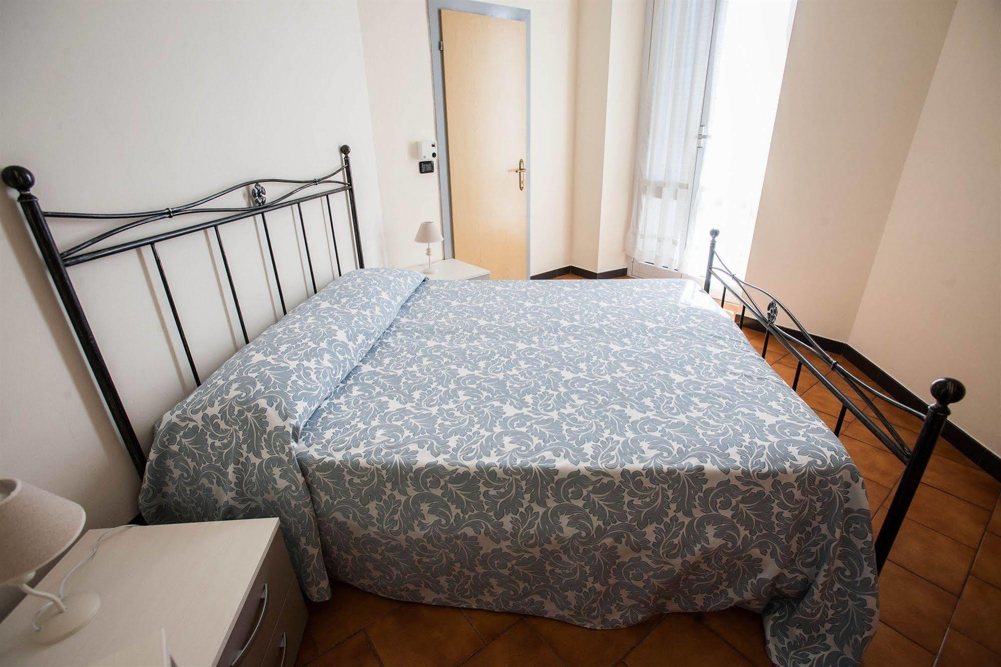 Residence Rta Villa Marina Imperia Bagian luar foto