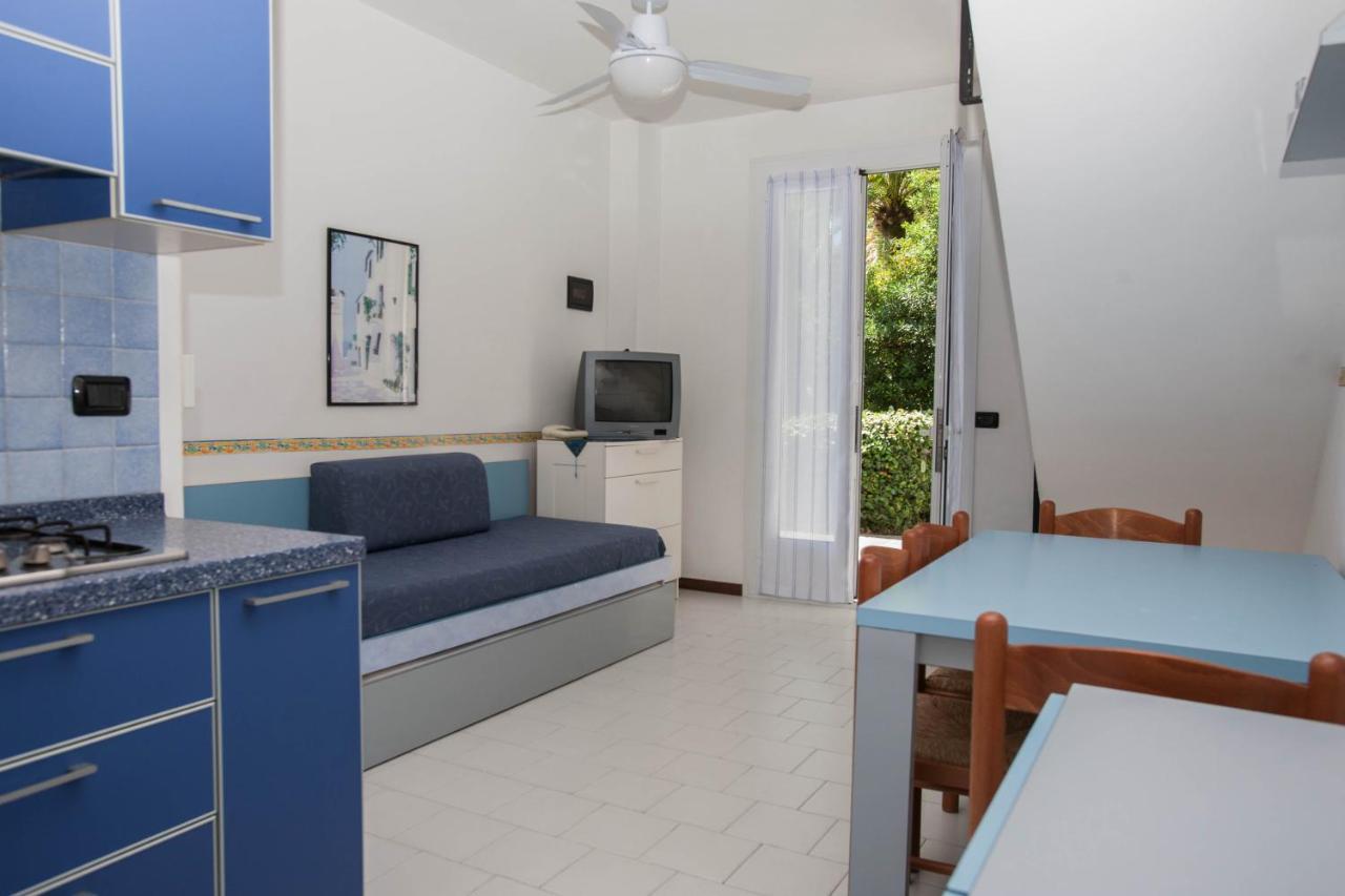 Residence Rta Villa Marina Imperia Bagian luar foto